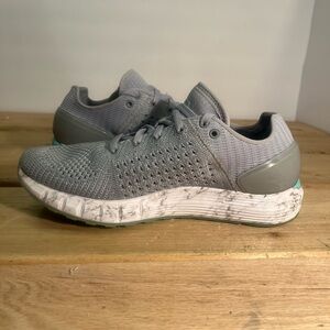 Under Armour Gray Knit Running Shoes Women's Athletic Sneakers size 7.5